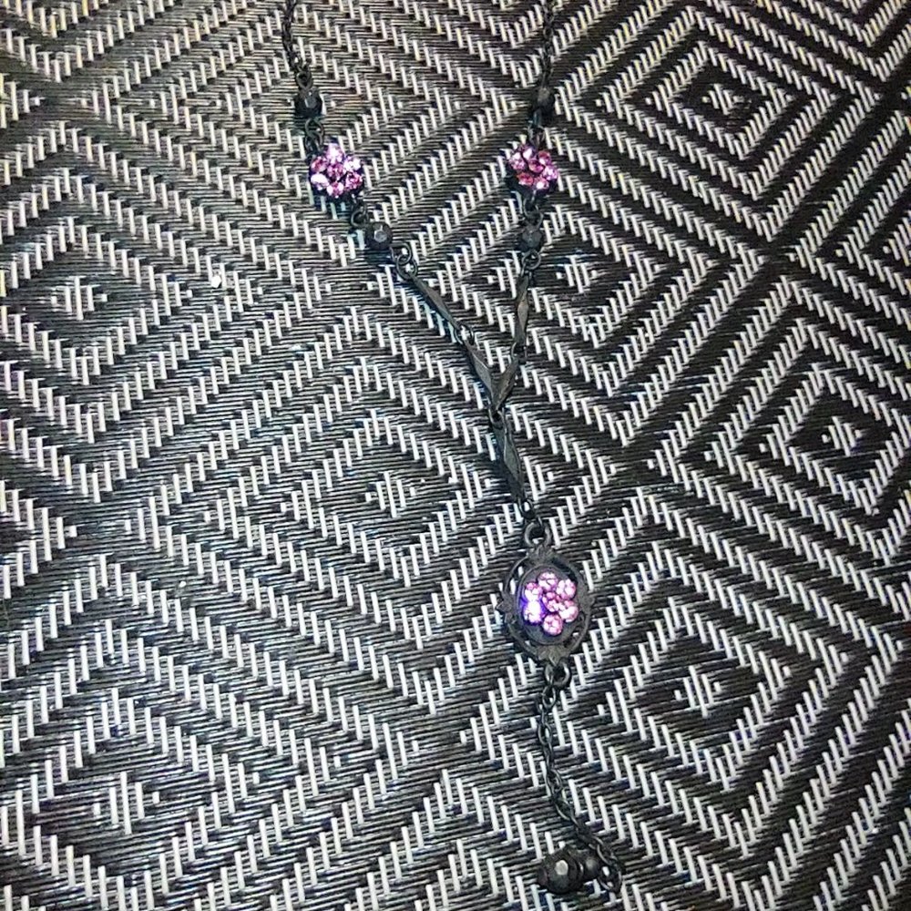 Ladies dark necklace